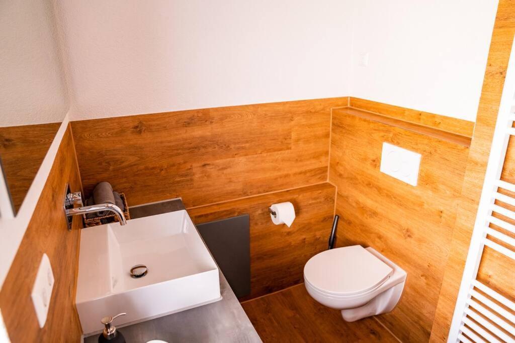 Neu Renoviertes Ferienhaus/Wohnunng Kleine Auszeit Sonnenbuhl Bagian luar foto